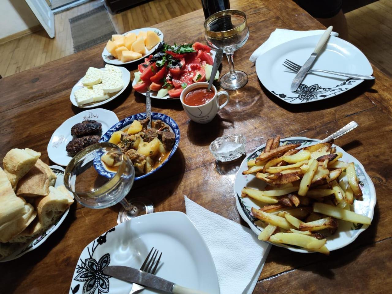 安布罗劳里 Chveni Ezo酒店 外观 照片