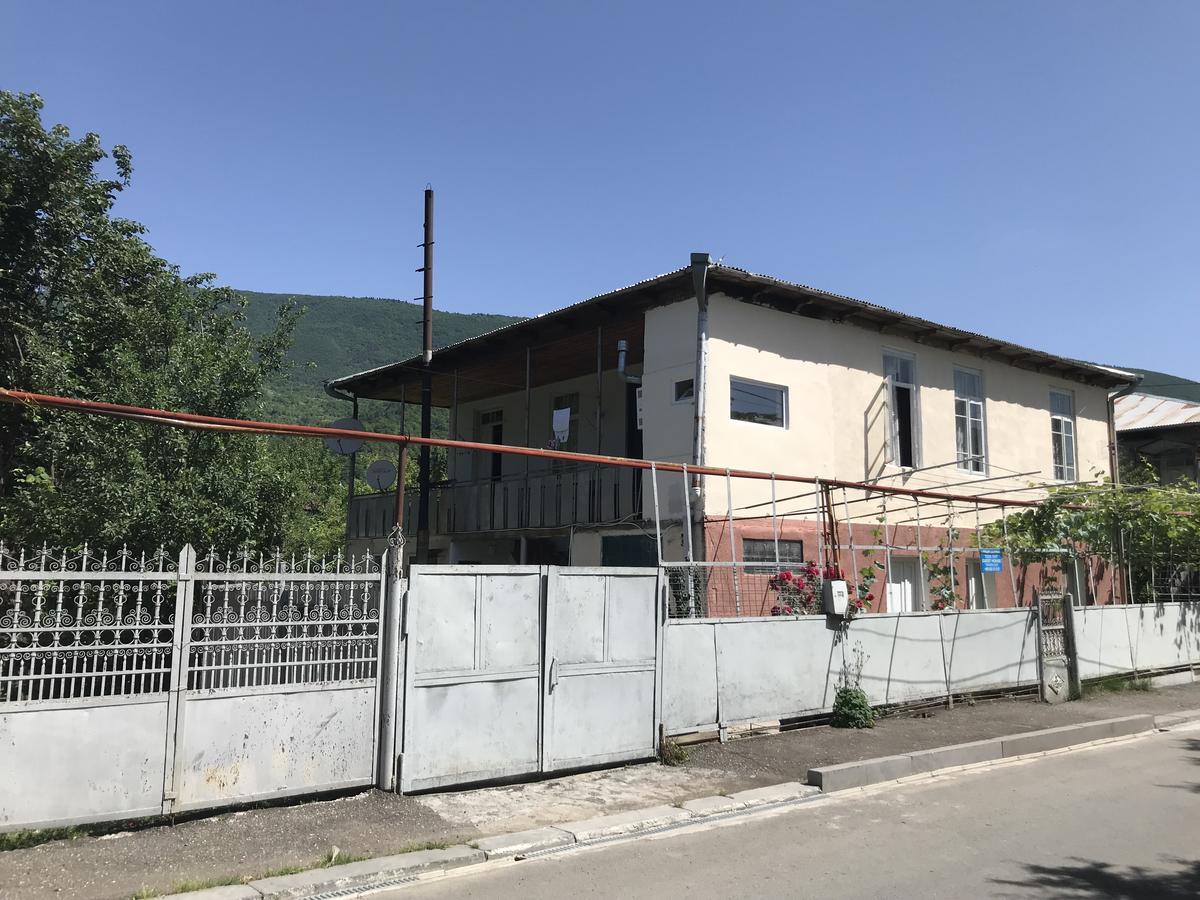 安布罗劳里 Chveni Ezo酒店 外观 照片